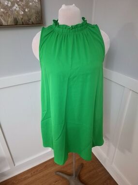 Glam Ruffle-Neck Sleeveless Dress in Kelly Green